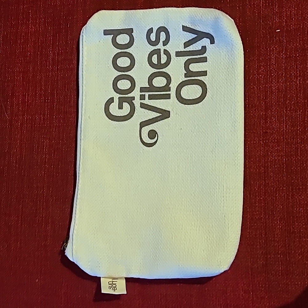 *2/$20 Closet Clearout* NWOT Sun Bum cosmetic case